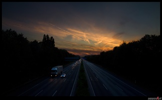 Autobahn im Abendrot